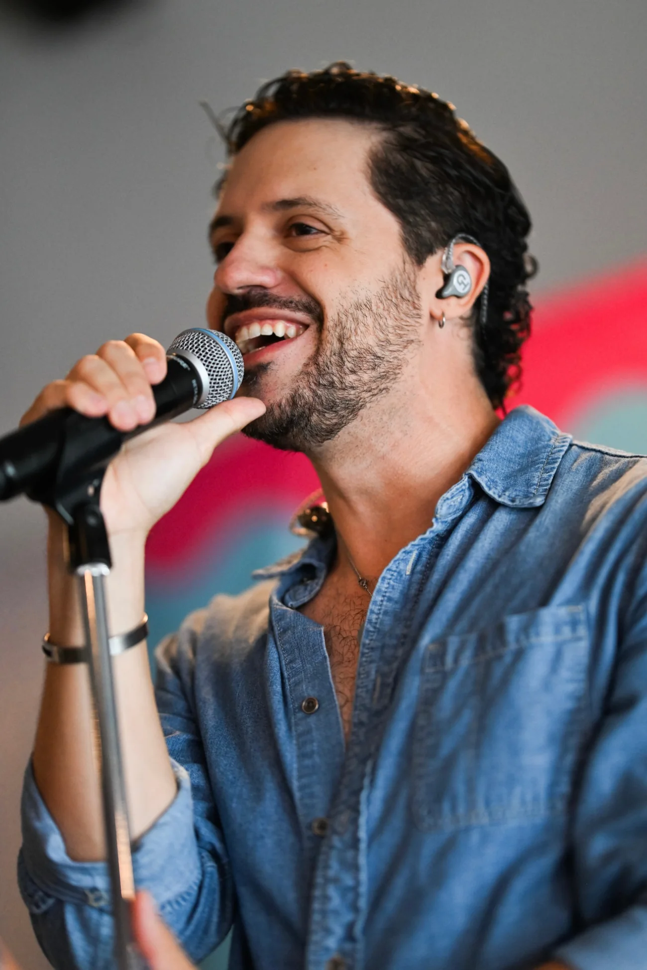 Gabriel Hidalgo cantando en vivo